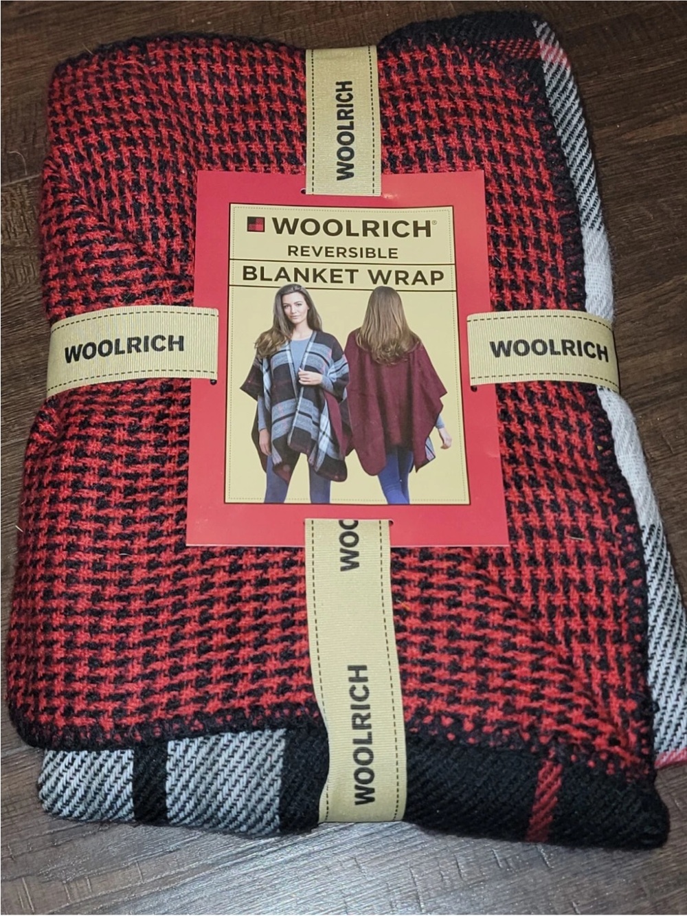 Woolrich Reversible Blanket Wrap - Red & Black